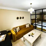 Cozy And Fully Equipped Apartment For Comfort And Luxury, Near The Train Station And Facing Hilton Air Conditioner