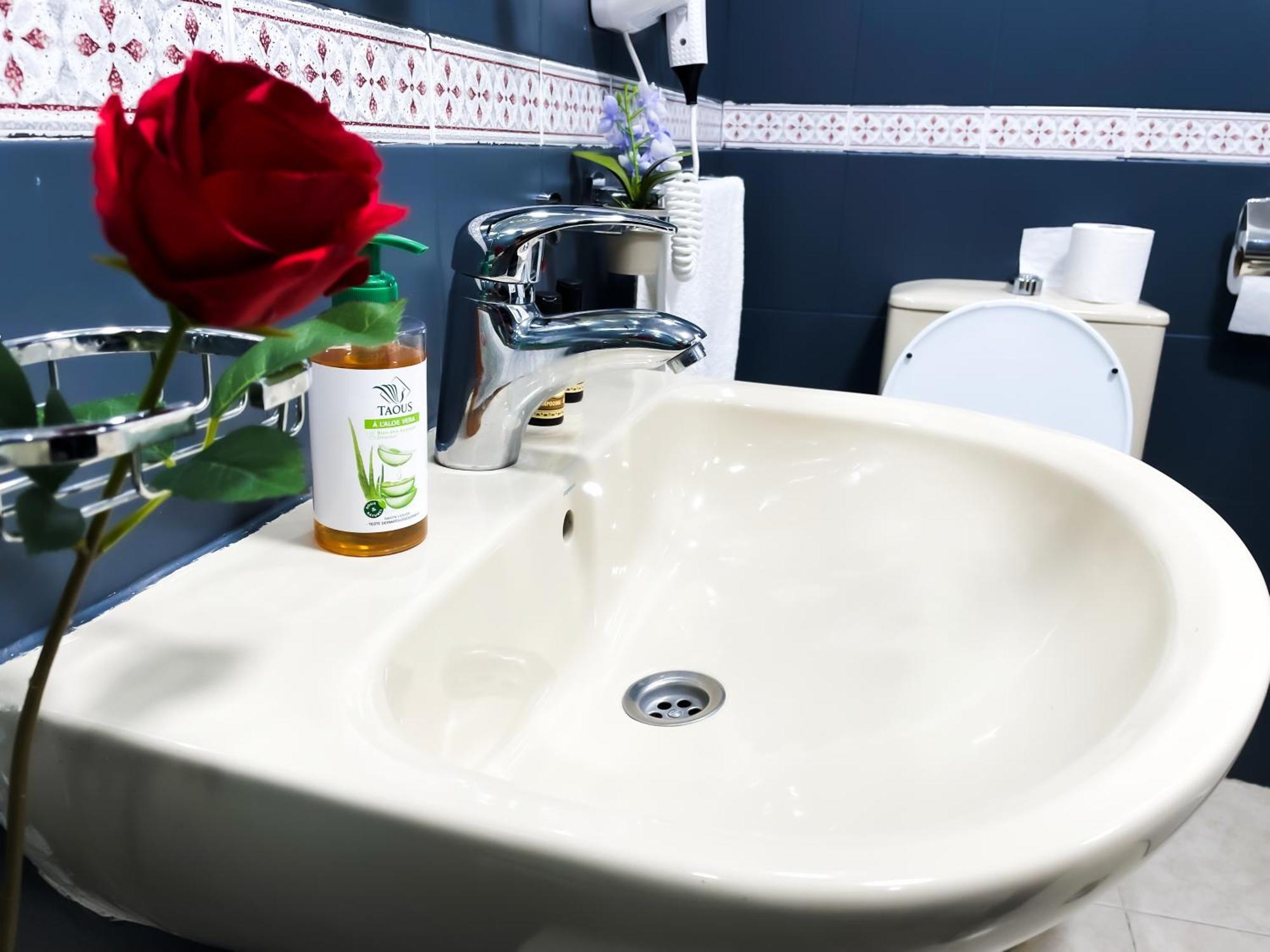 Appartement Cozy And Fully Equipped For Comfort And Luxury, Near The Train Station And Facing Hilton Air Conditioner Tanger