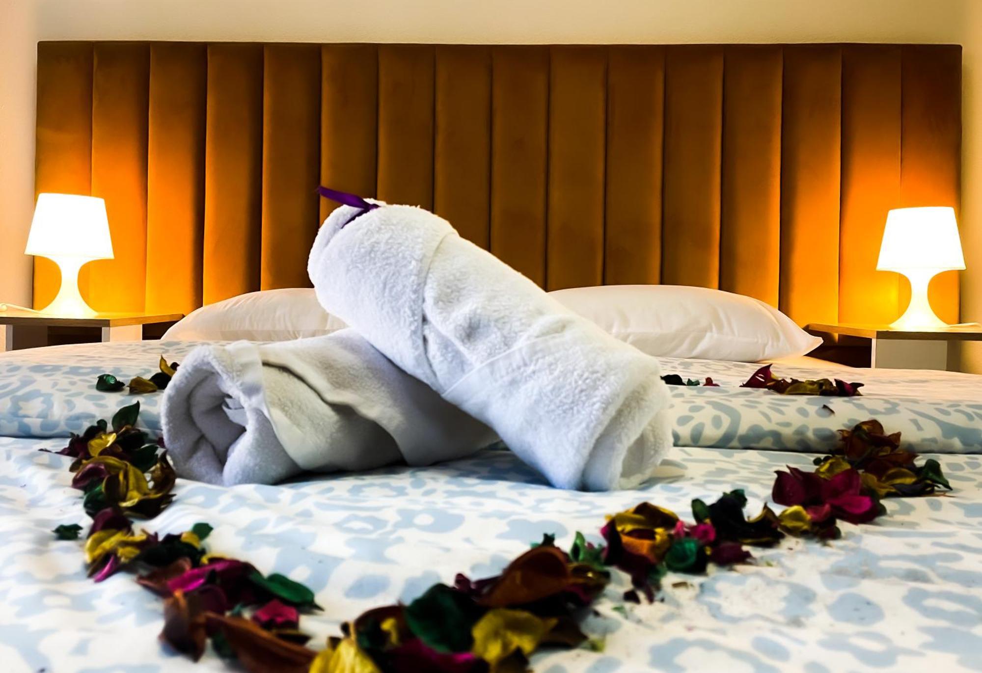 Cozy And Fully Equipped For Comfort And Luxury, Near The Train Station And Facing Hilton Air Conditioner Apartment Tangier