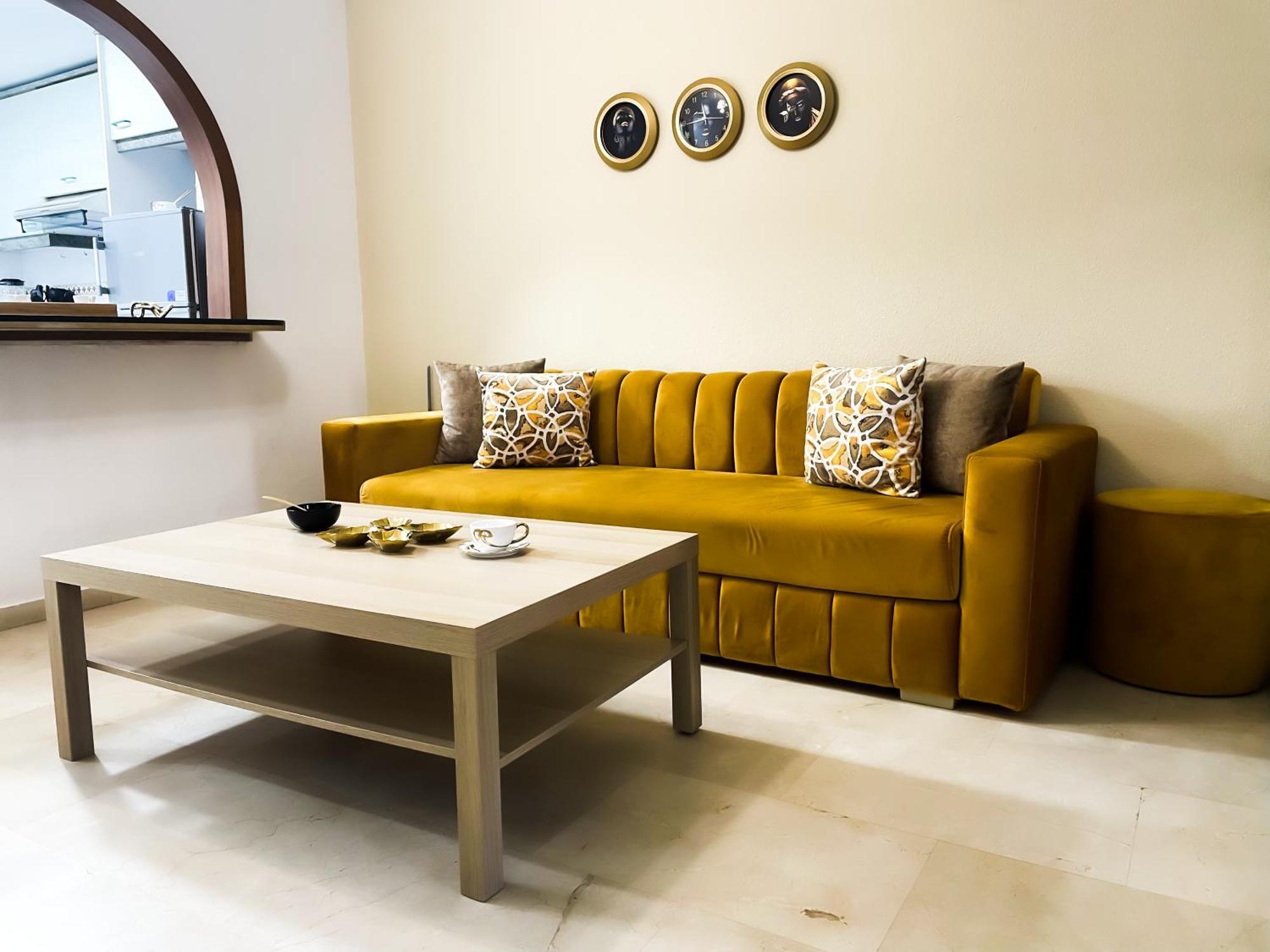 Cozy And Fully Equipped For Comfort And Luxury, Near The Train Station And Facing Hilton Air Conditioner Apartment *