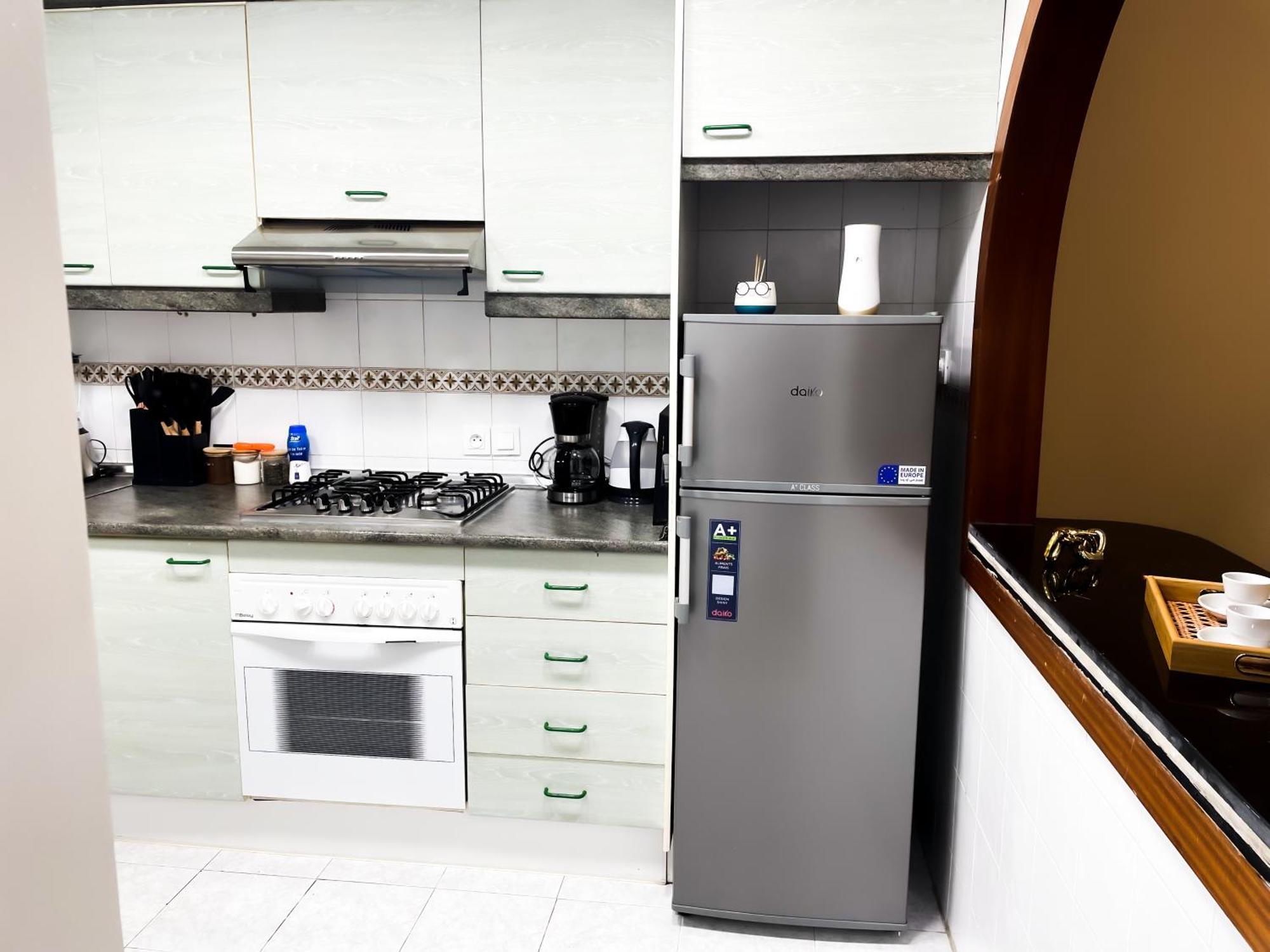 Cozy And Fully Equipped For Comfort And Luxury, Near The Train Station And Facing Hilton Air Conditioner Appartement